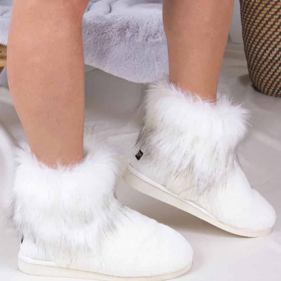 Bejeweled At Soul Elsa Faux Fur Winter White Slipper Boots Wholesale