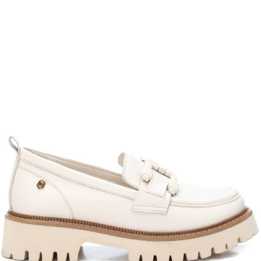 Carmela Carmela Cream Leather Cleated Sole Loafers Clearance